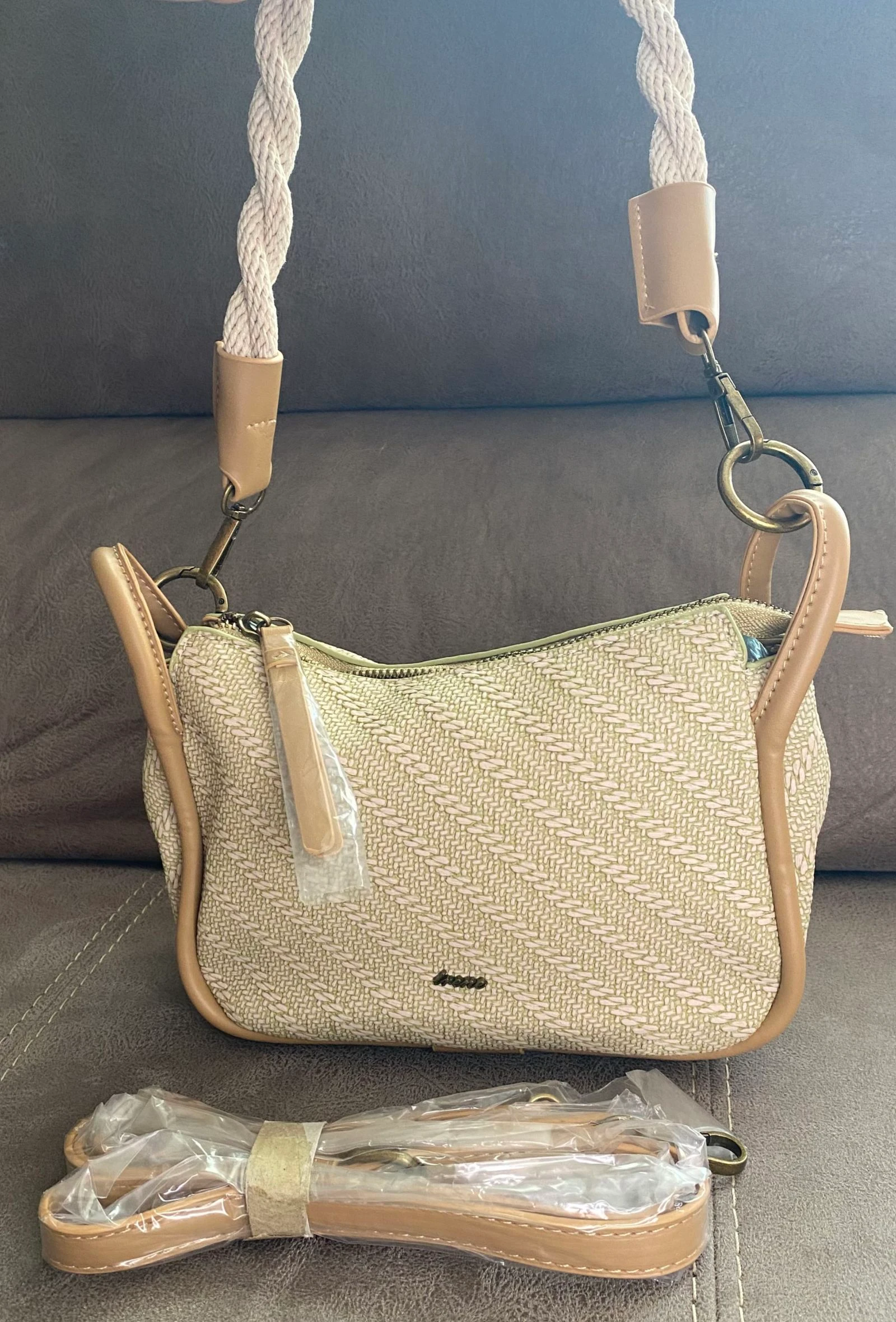 Bolso bandolera efecto rafia 